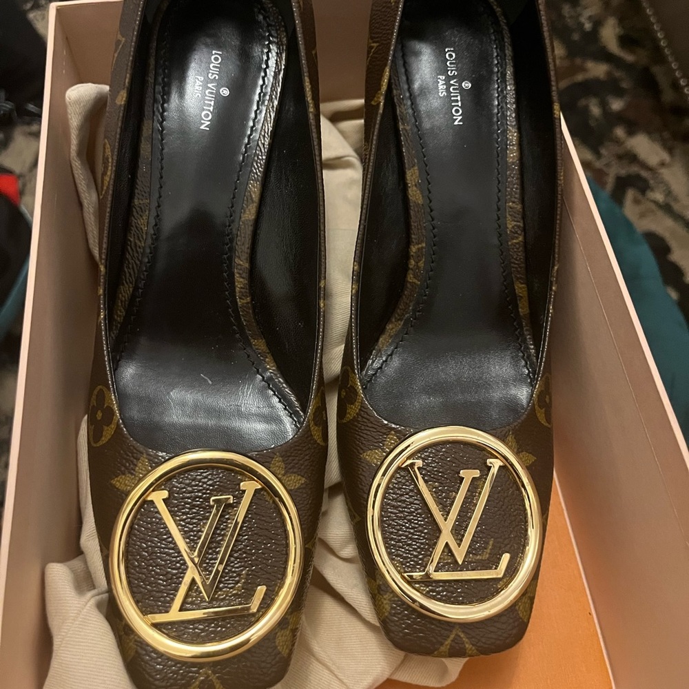 Louis Vuitton Pumps Size 40